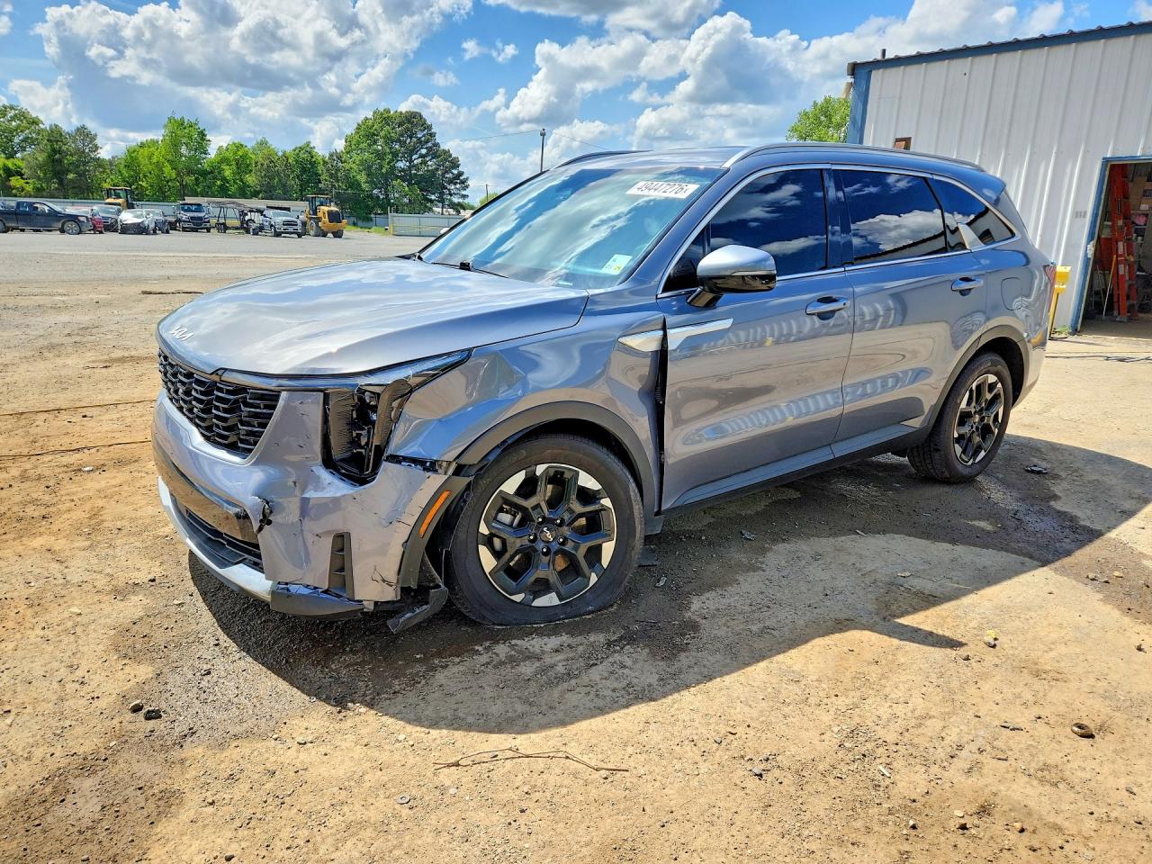 Salvage Kia Sorento Image