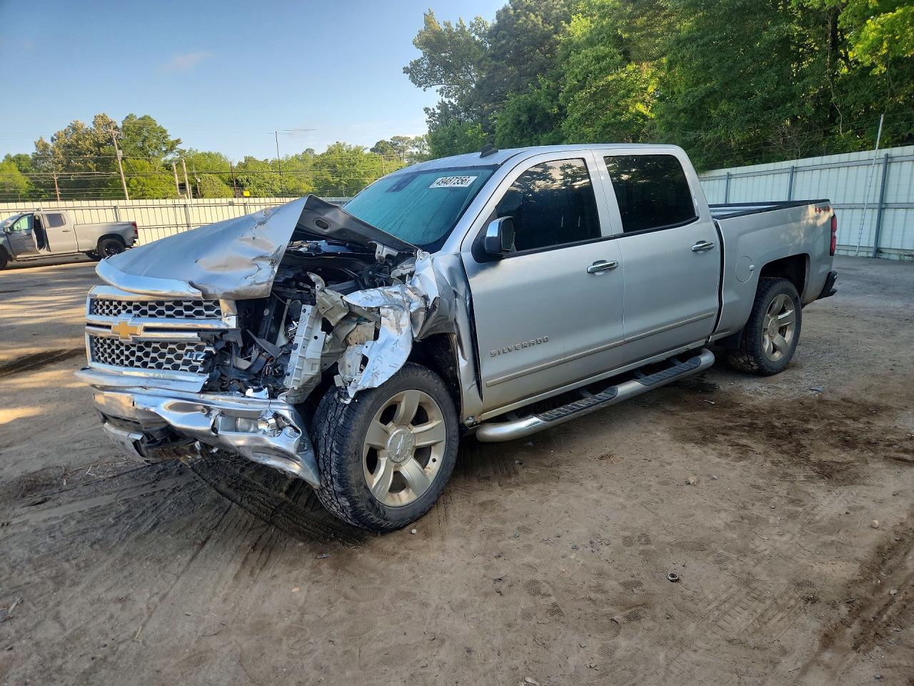 Salvage Chevrolet Silverado Image