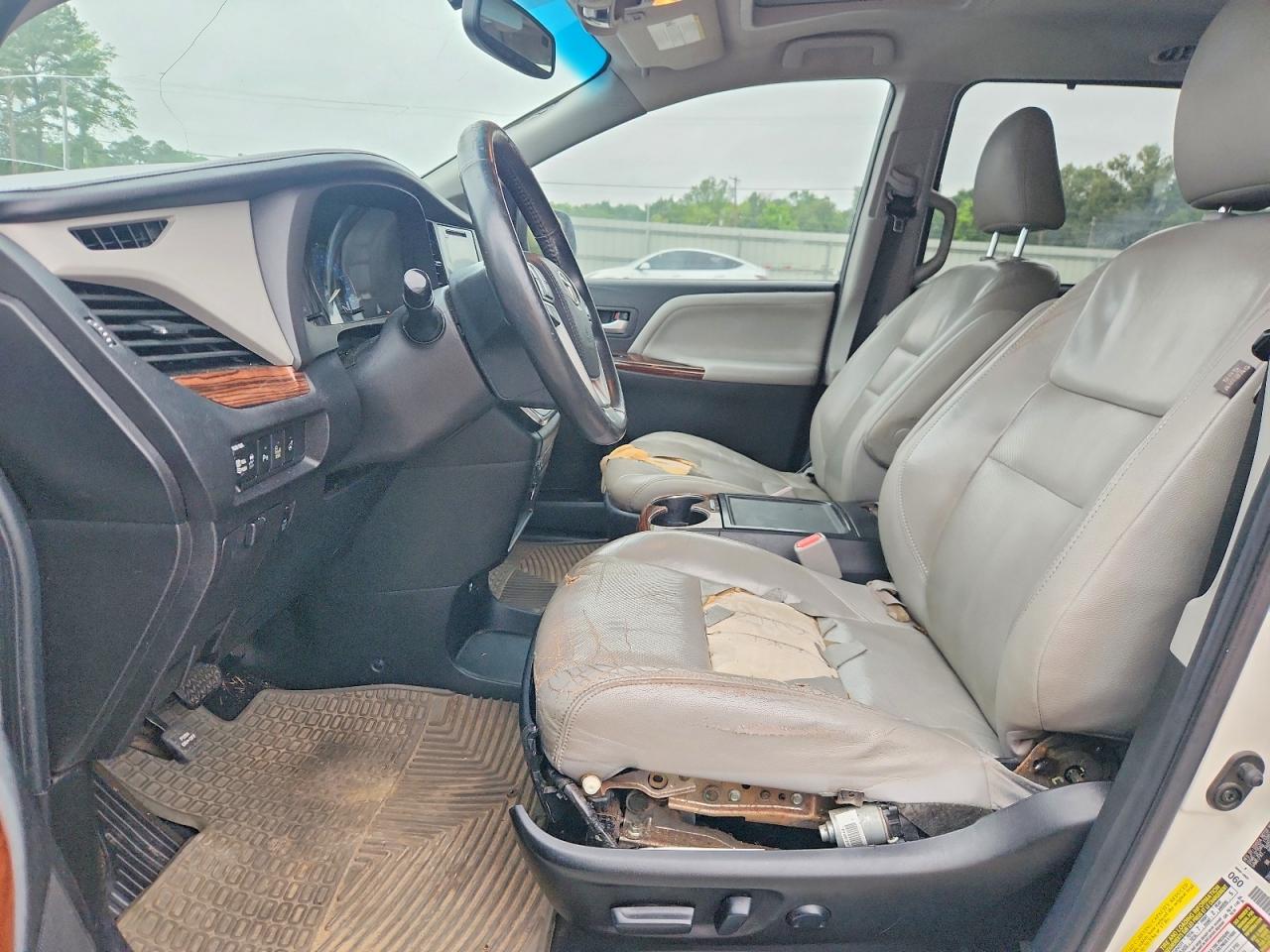 Toyota Sienna Limited 7-passenger