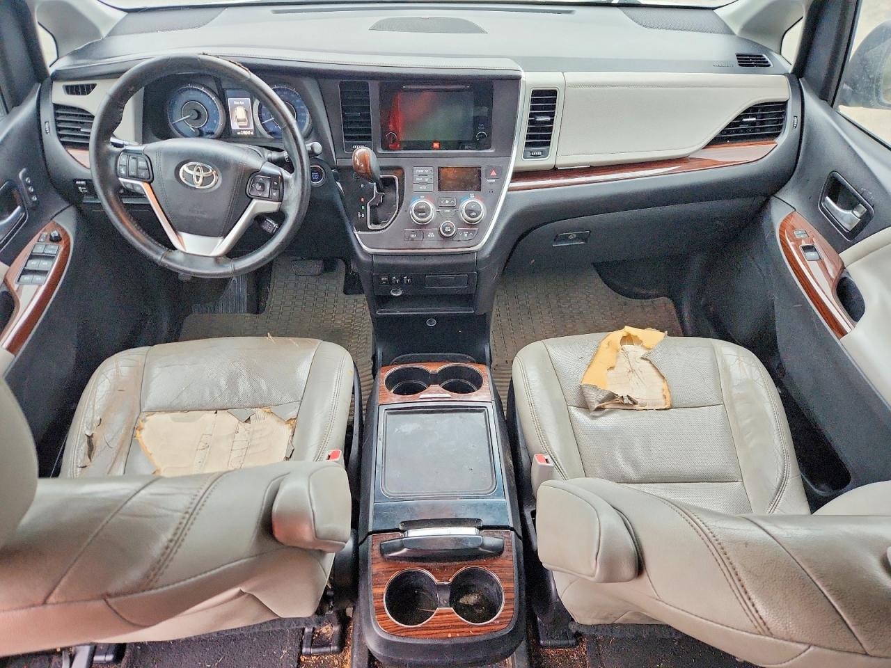Toyota Sienna Limited 7-passenger