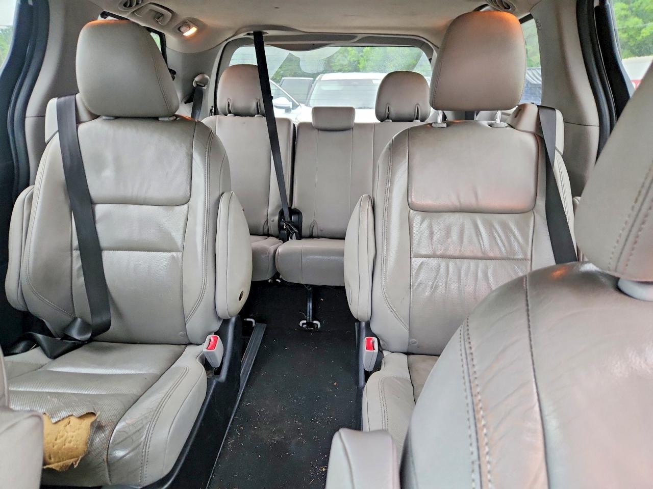 Toyota Sienna Limited 7-passenger