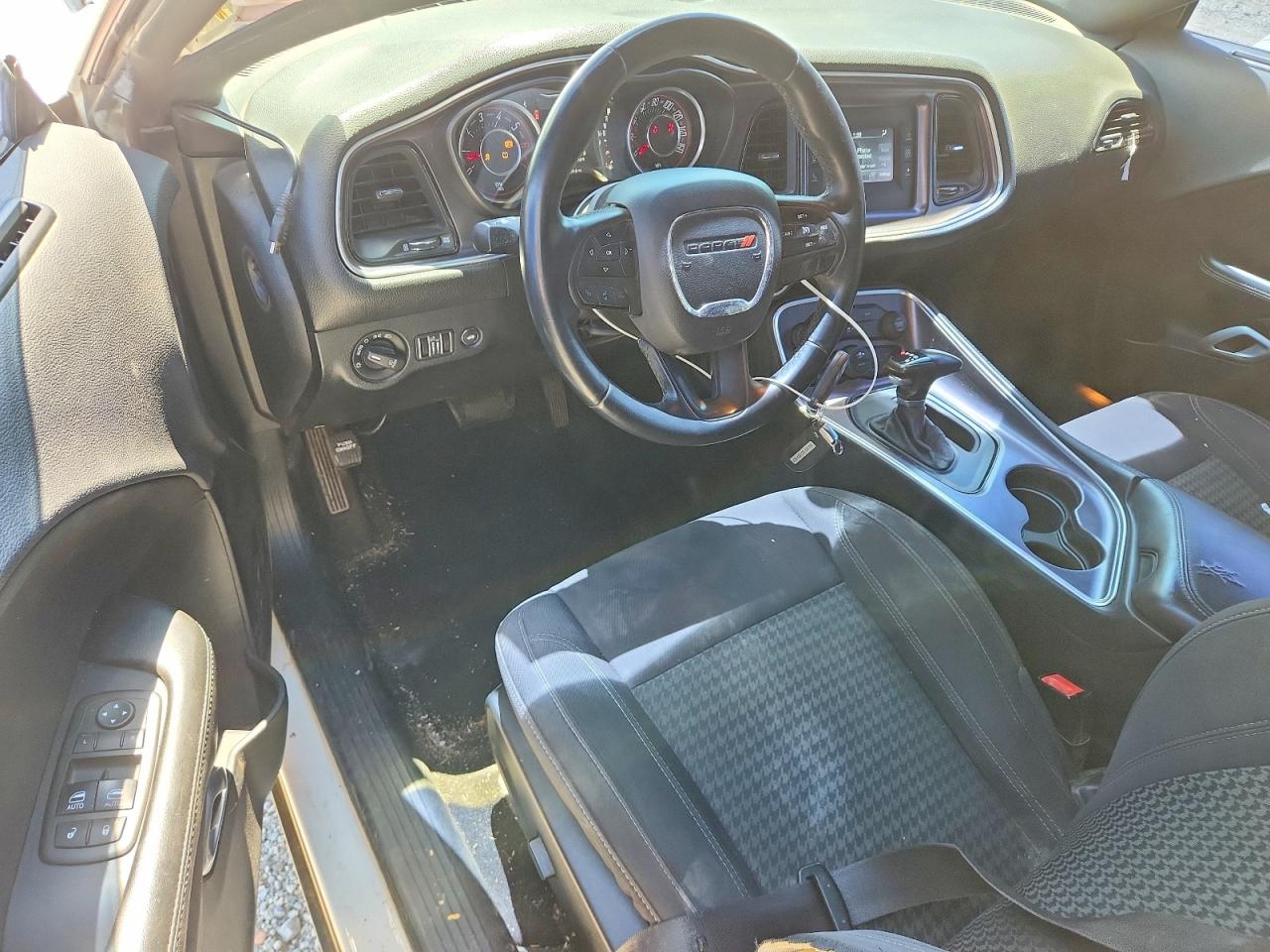 Dodge Challenger Sxt