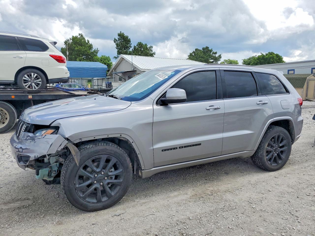 Salvage Jeep Cherokee Image