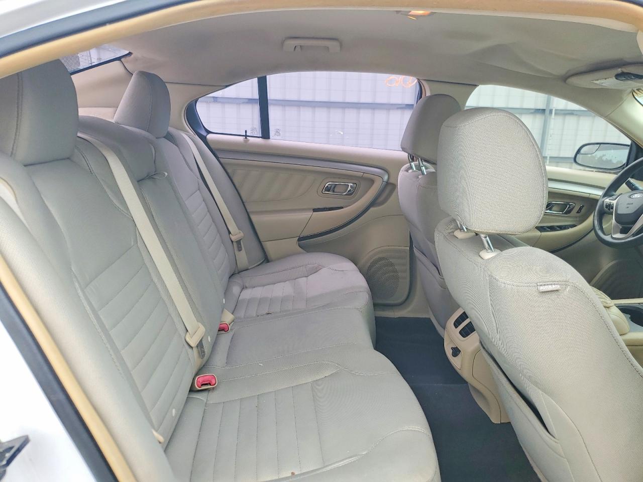 Ford Taurus Se