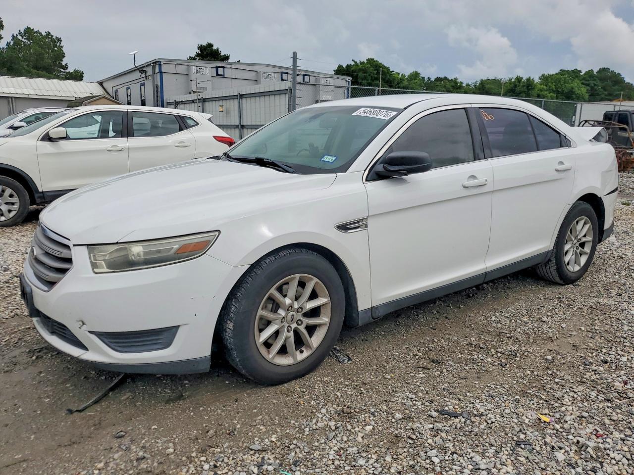 Salvage Ford Taurus Image