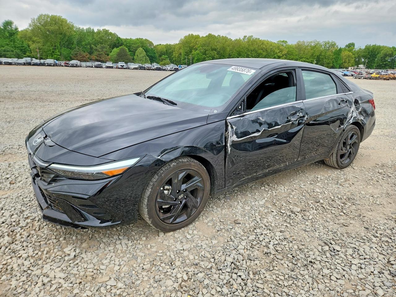 Salvage Hyundai ELANTRA Image