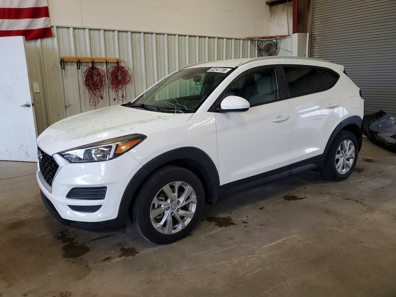 Salvage Hyundai TUCSON Image