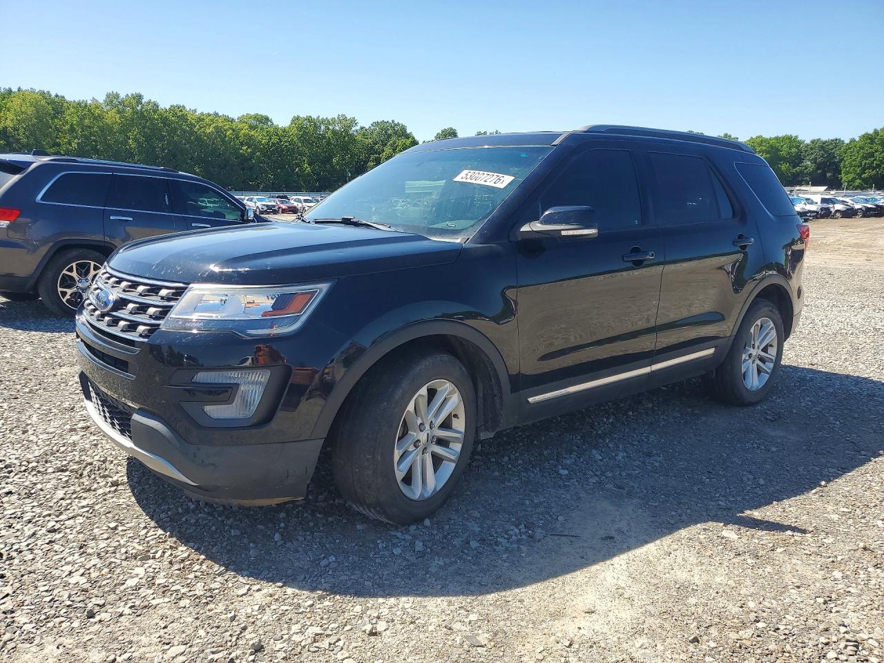 Salvage Ford Explorer Image