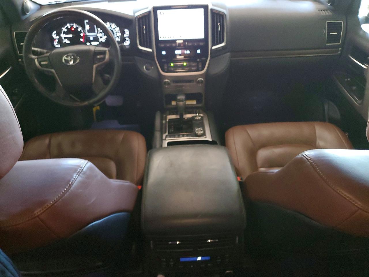 Toyota Land Cruis Base
