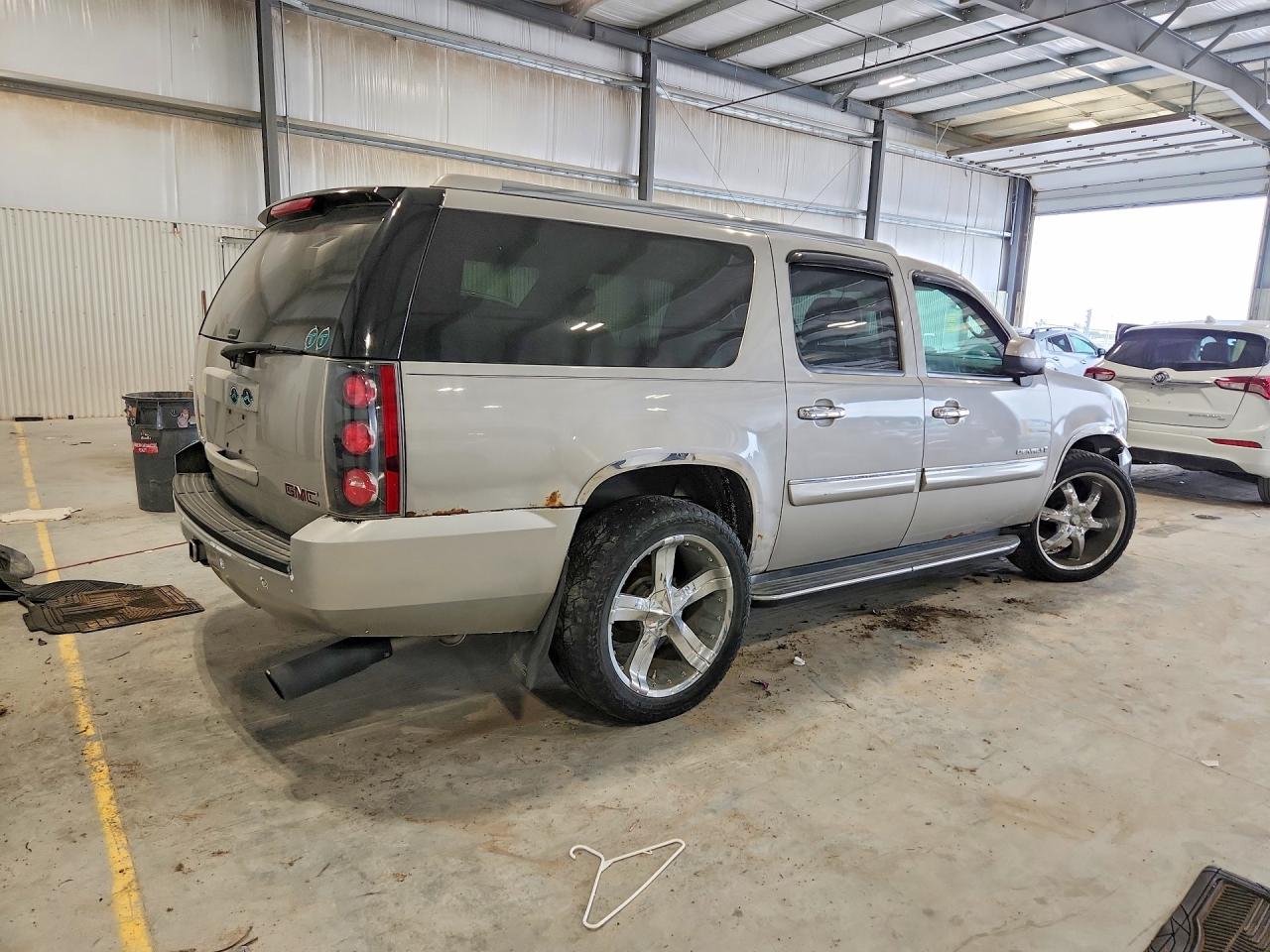 GMC Yukon Denali