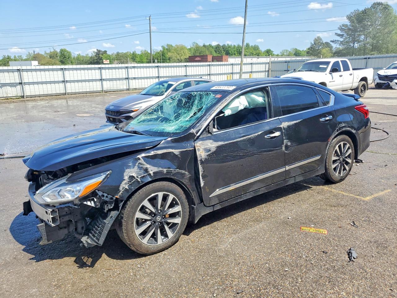 Salvage Nissan Altima Image