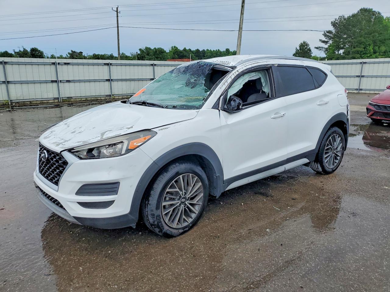 Salvage Hyundai TUCSON Image