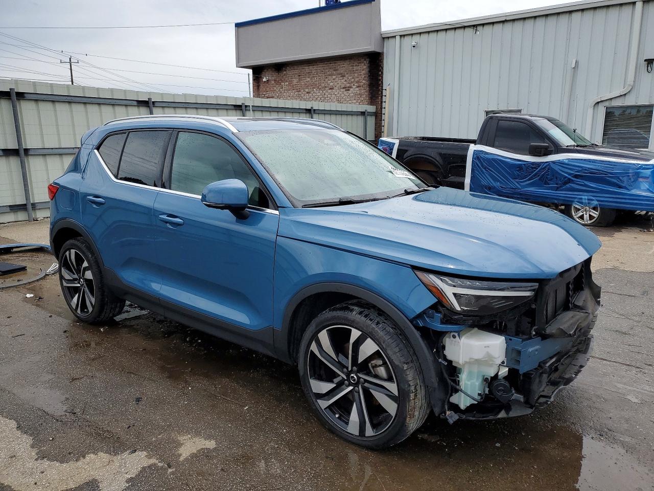 Volvo XC40 Plus