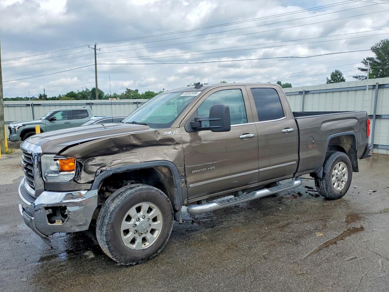 Salvage GMC Sierra Image