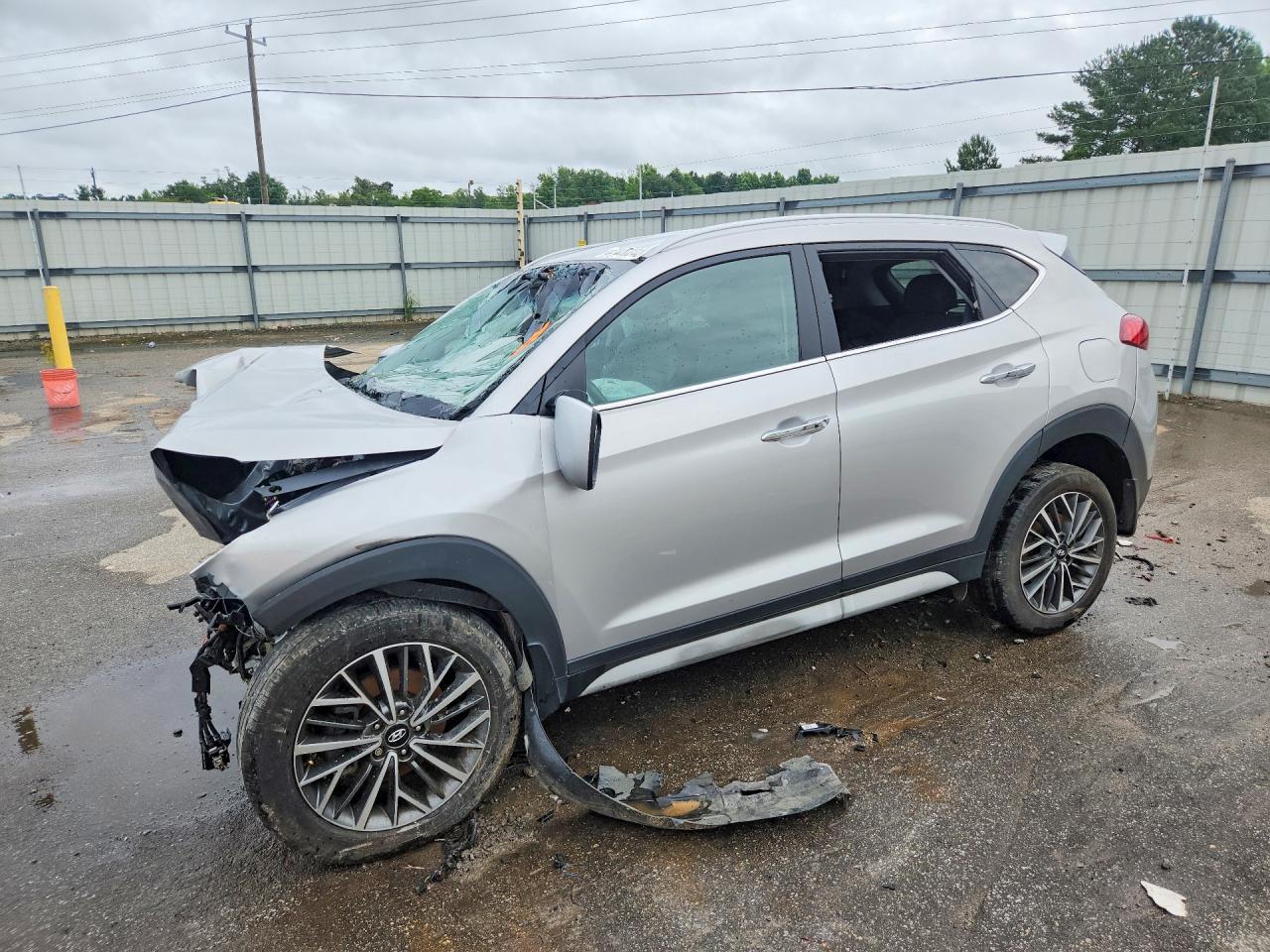 Salvage Hyundai TUCSON Image