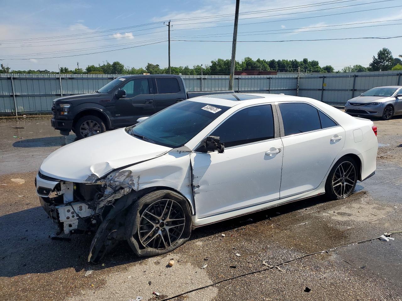Salvage Toyota Camry Image
