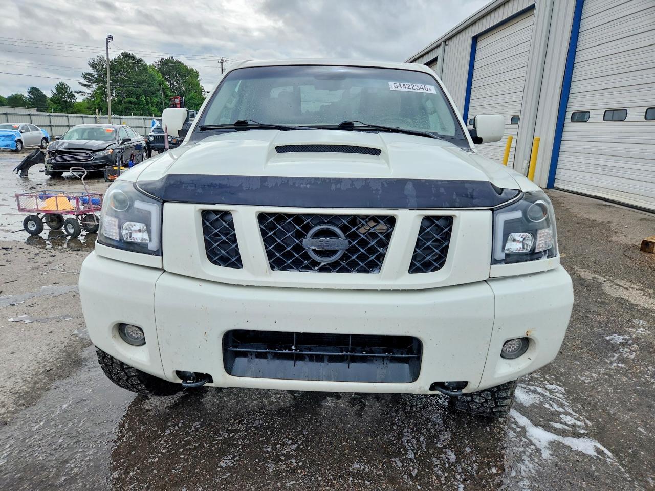 Nissan Titan Sv