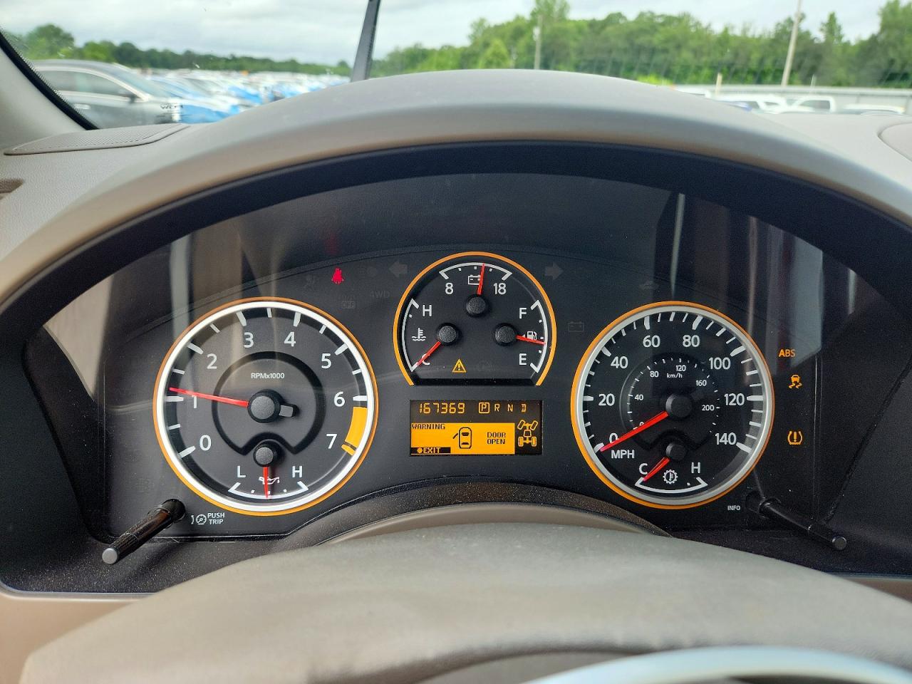 Nissan Titan Sv