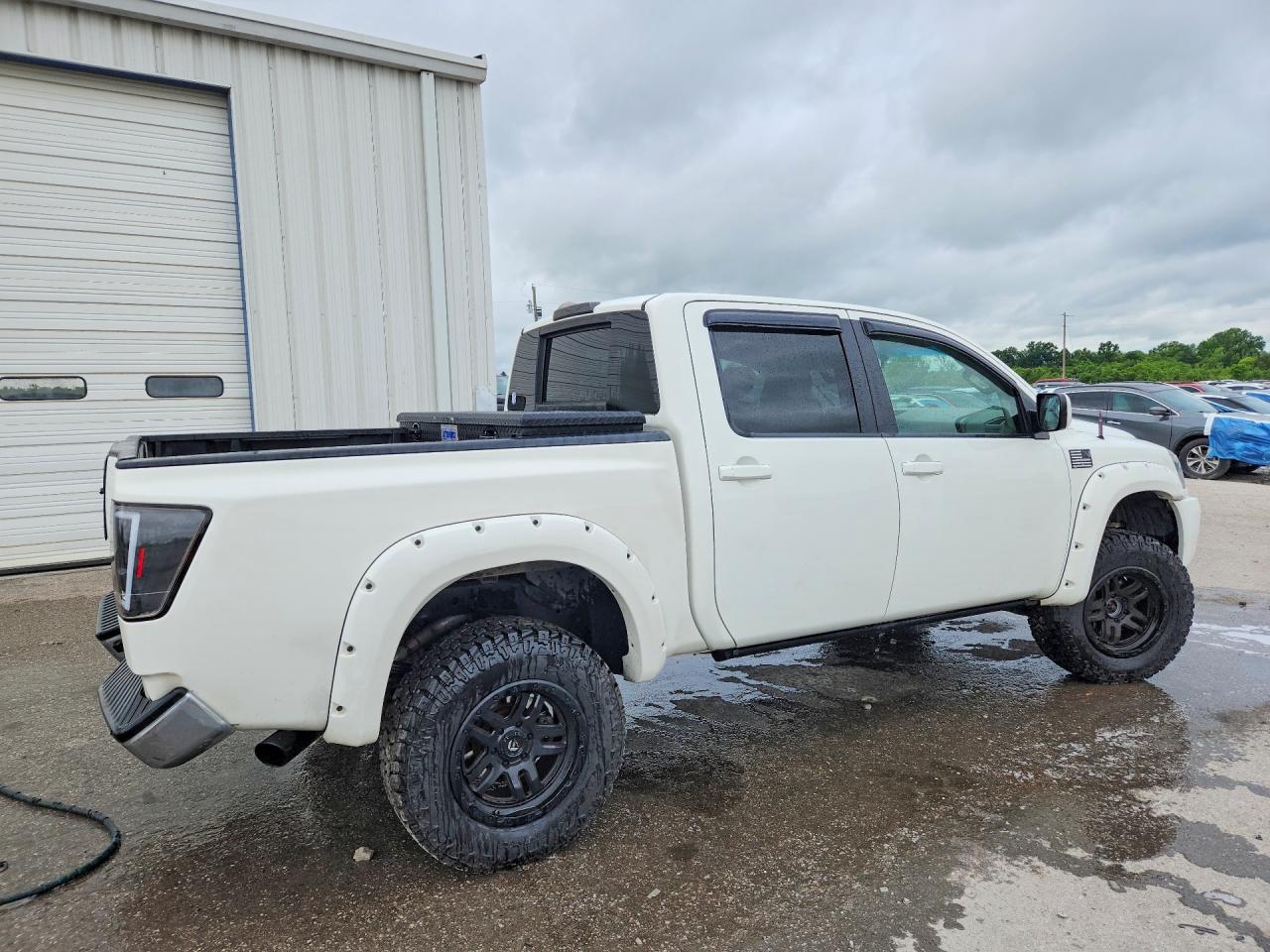Nissan Titan Sv