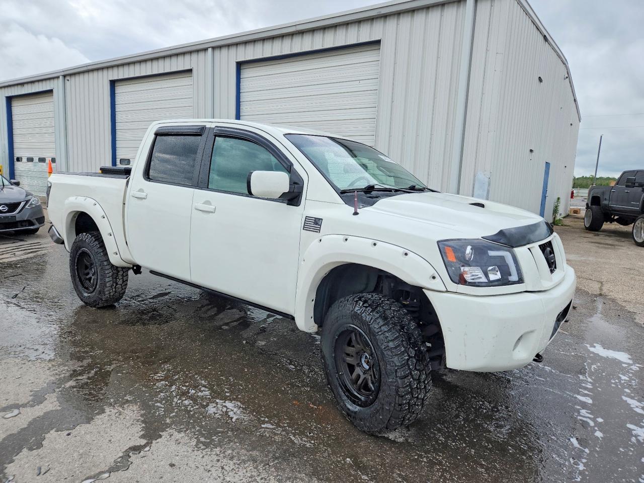 Nissan Titan Sv