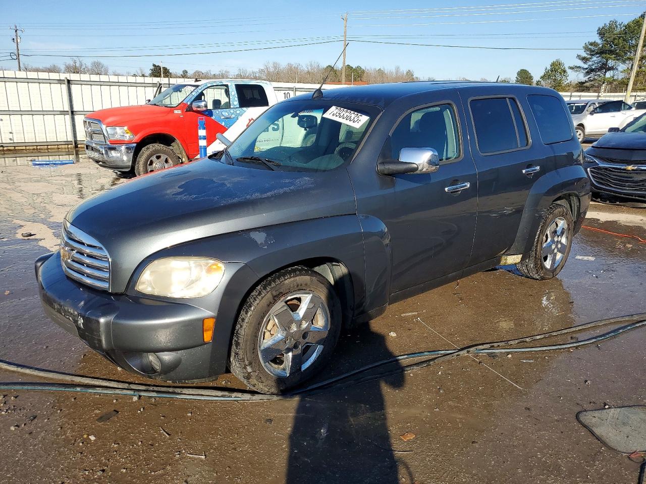 Salvage Chevrolet HHR Image