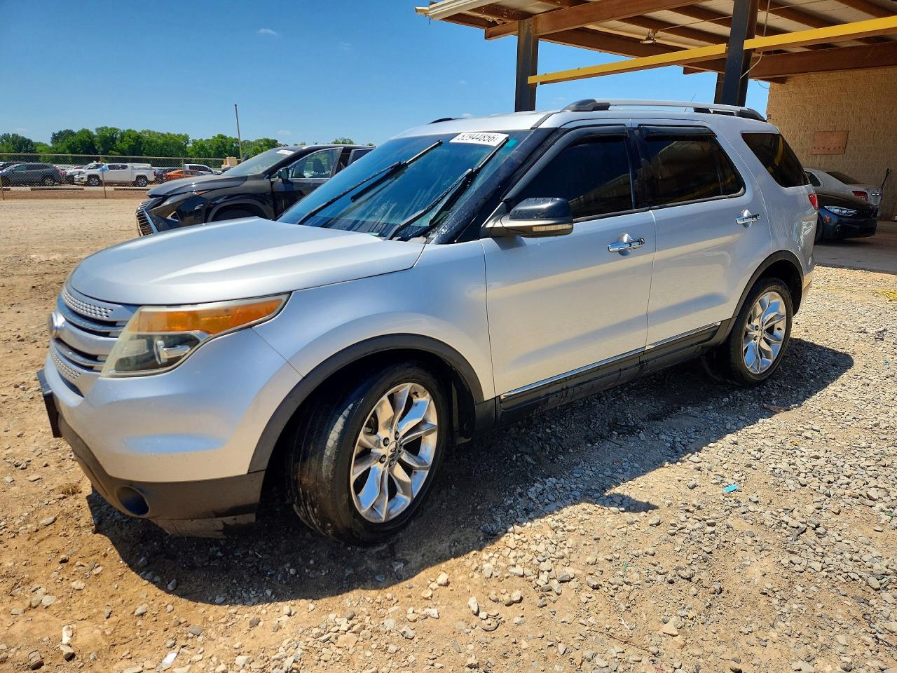 Salvage Ford Explorer Image