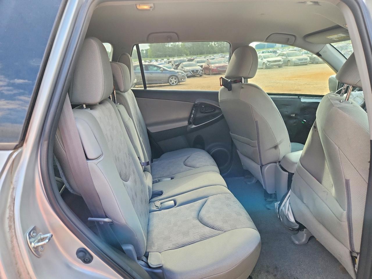 Toyota RAV4 Base