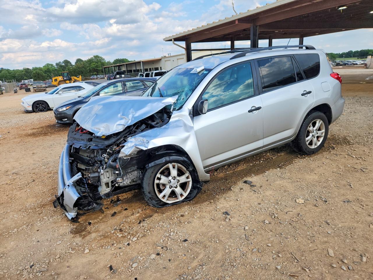 Salvage Toyota RAV4 Image
