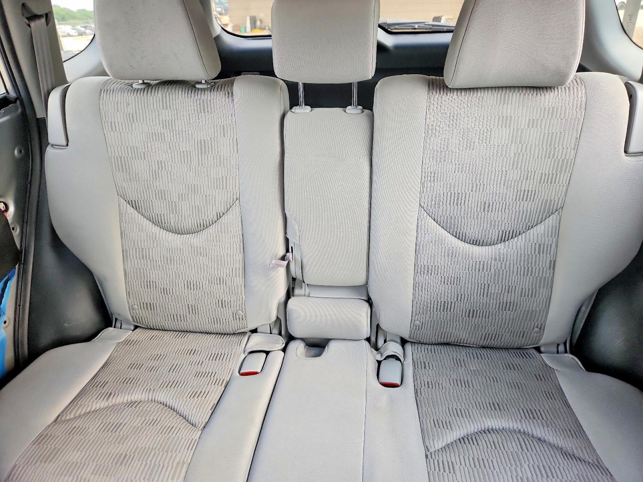Toyota RAV4 Base