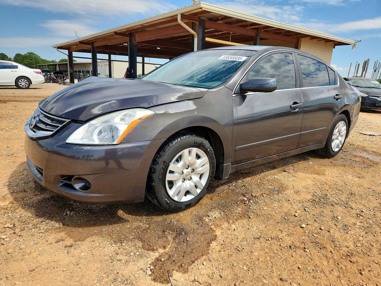 Salvage Nissan Altima Image