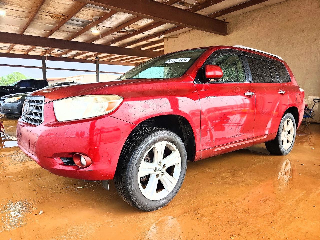 Salvage Toyota Highlander Image