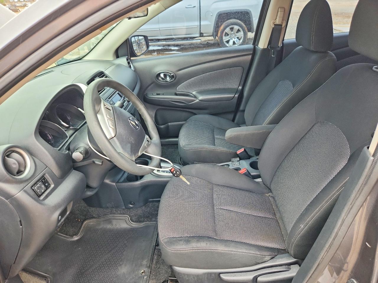 Nissan Versa 1.6 Sv