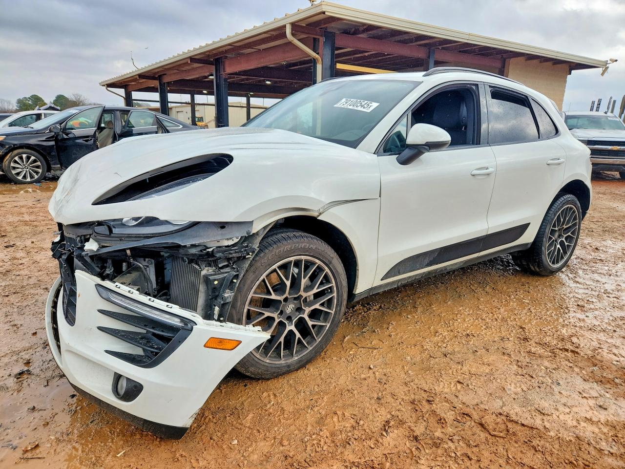 Salvage Porsche Macan Image