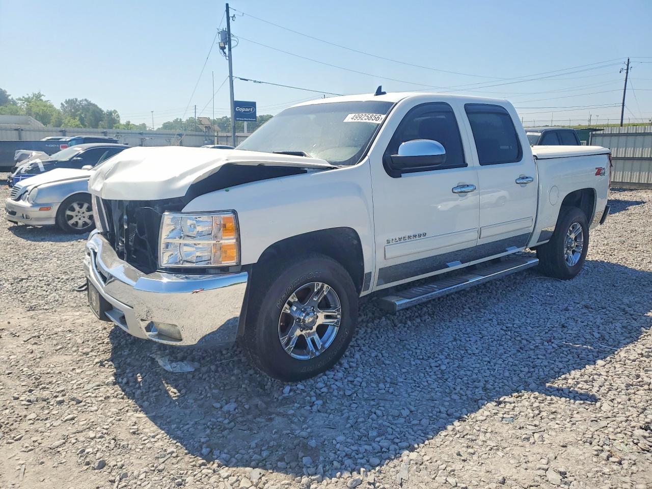 Salvage Chevrolet Silverado Image