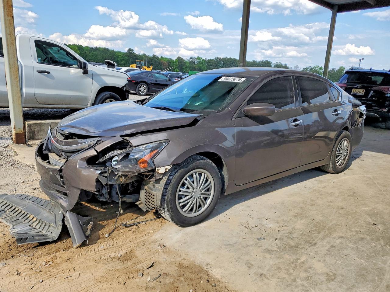 Salvage Nissan Altima Image