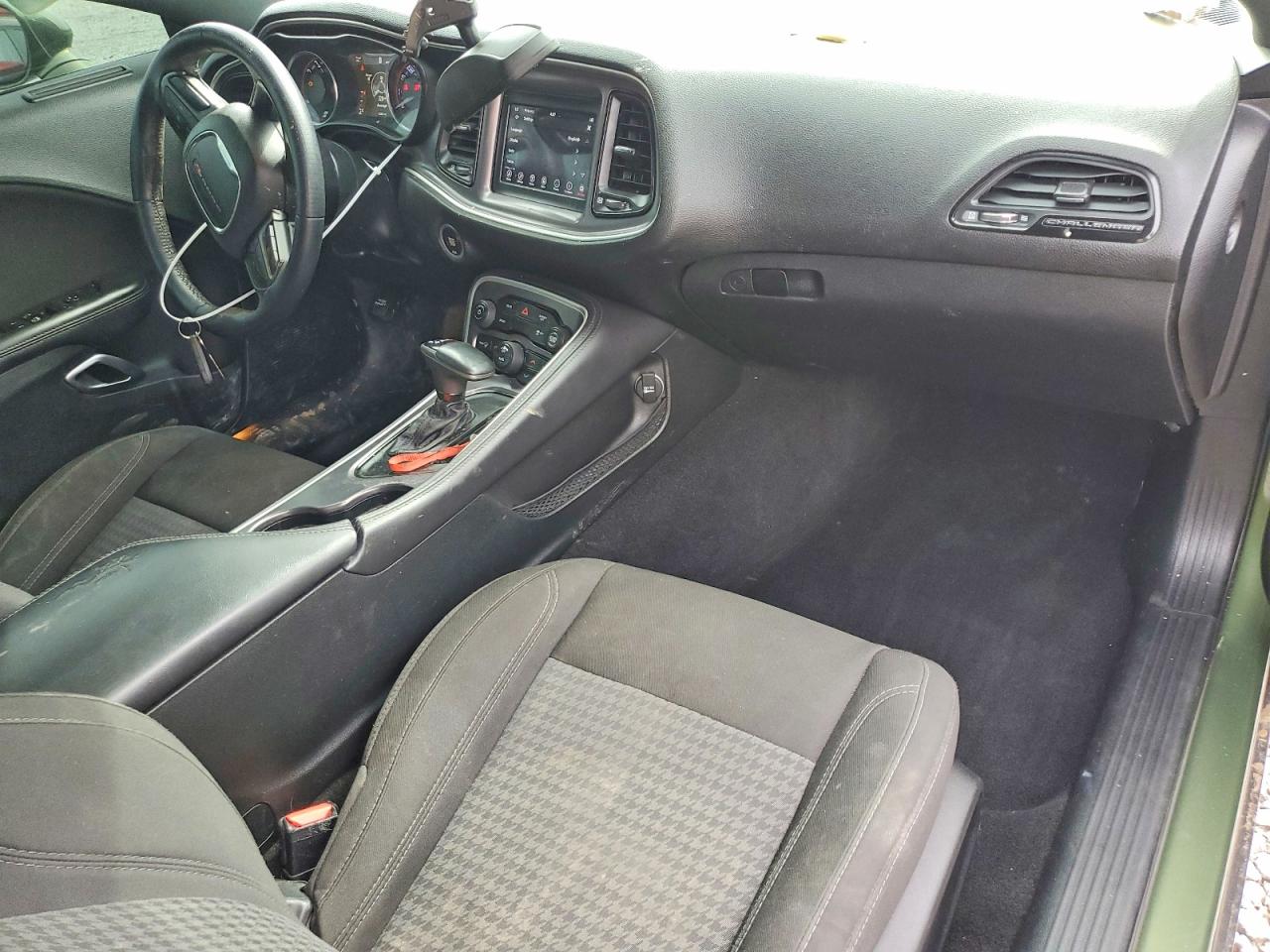 Dodge Challenger Sxt