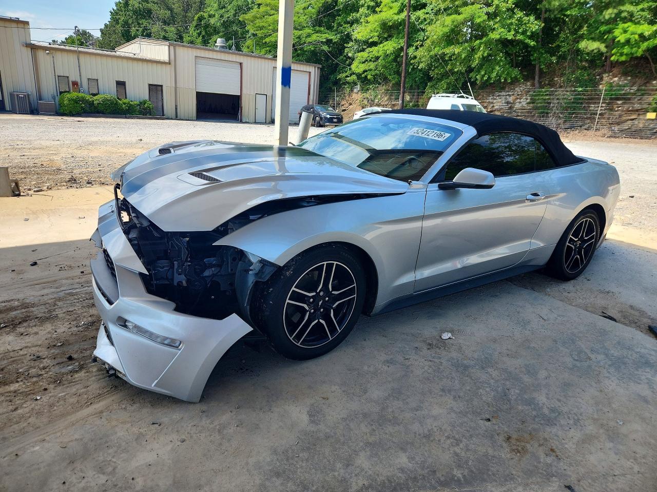 Salvage Ford Mustang Image