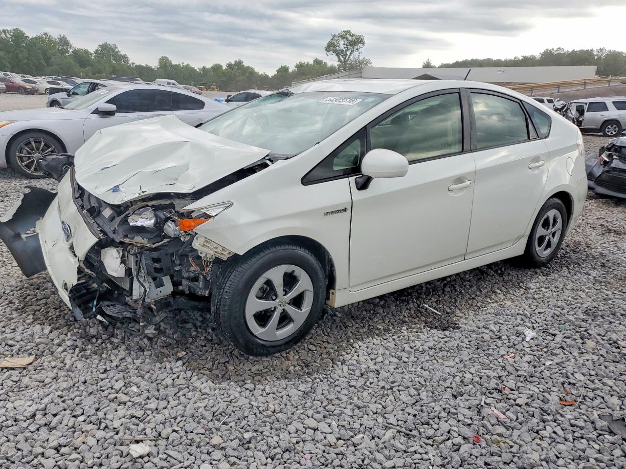 Salvage Toyota Prius Image