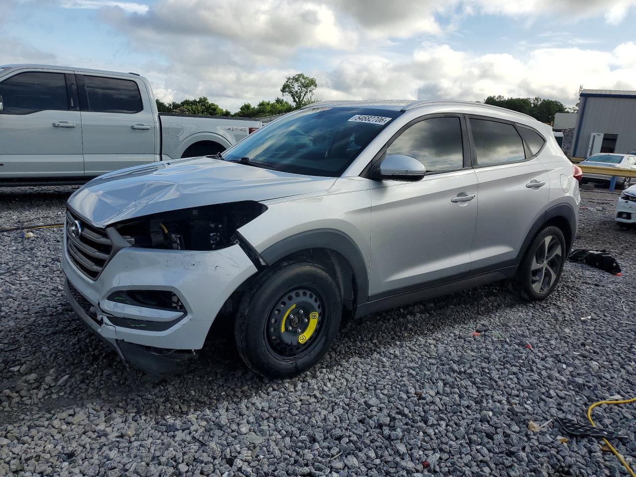 Salvage Hyundai TUCSON Image