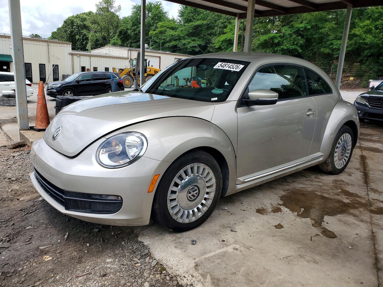Salvage Volkswagen Beetle Image