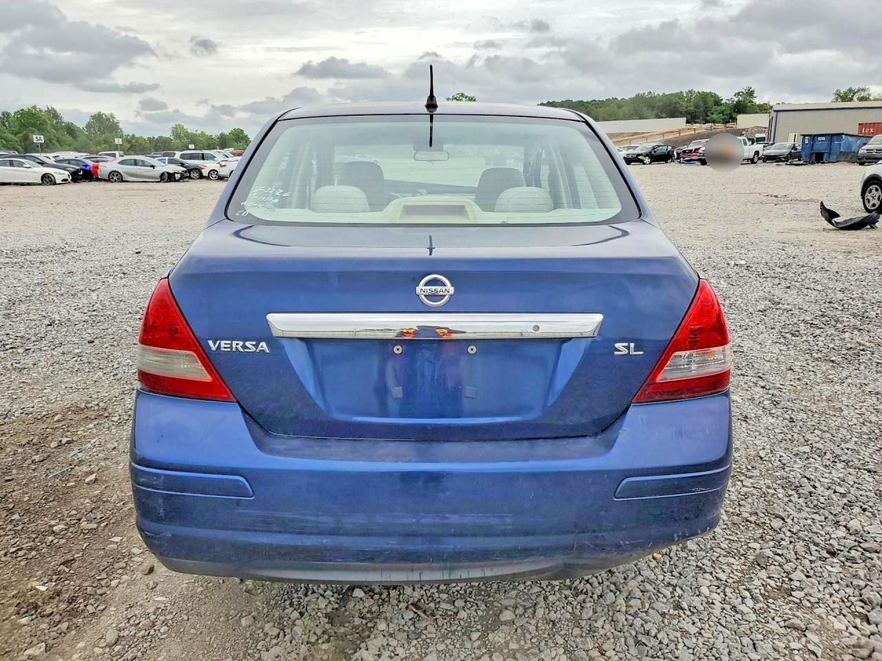 Nissan Versa