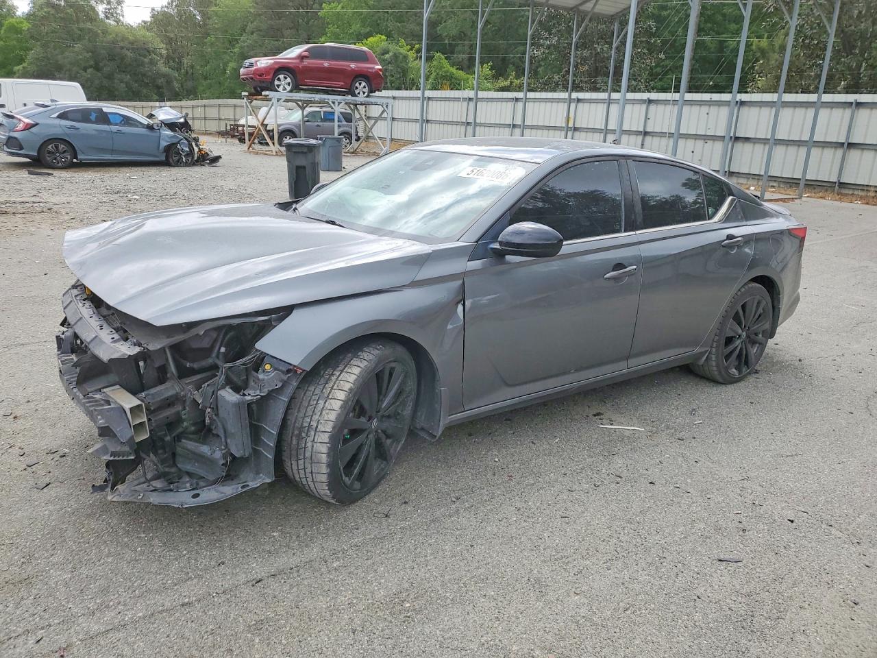 Salvage Nissan Altima Image