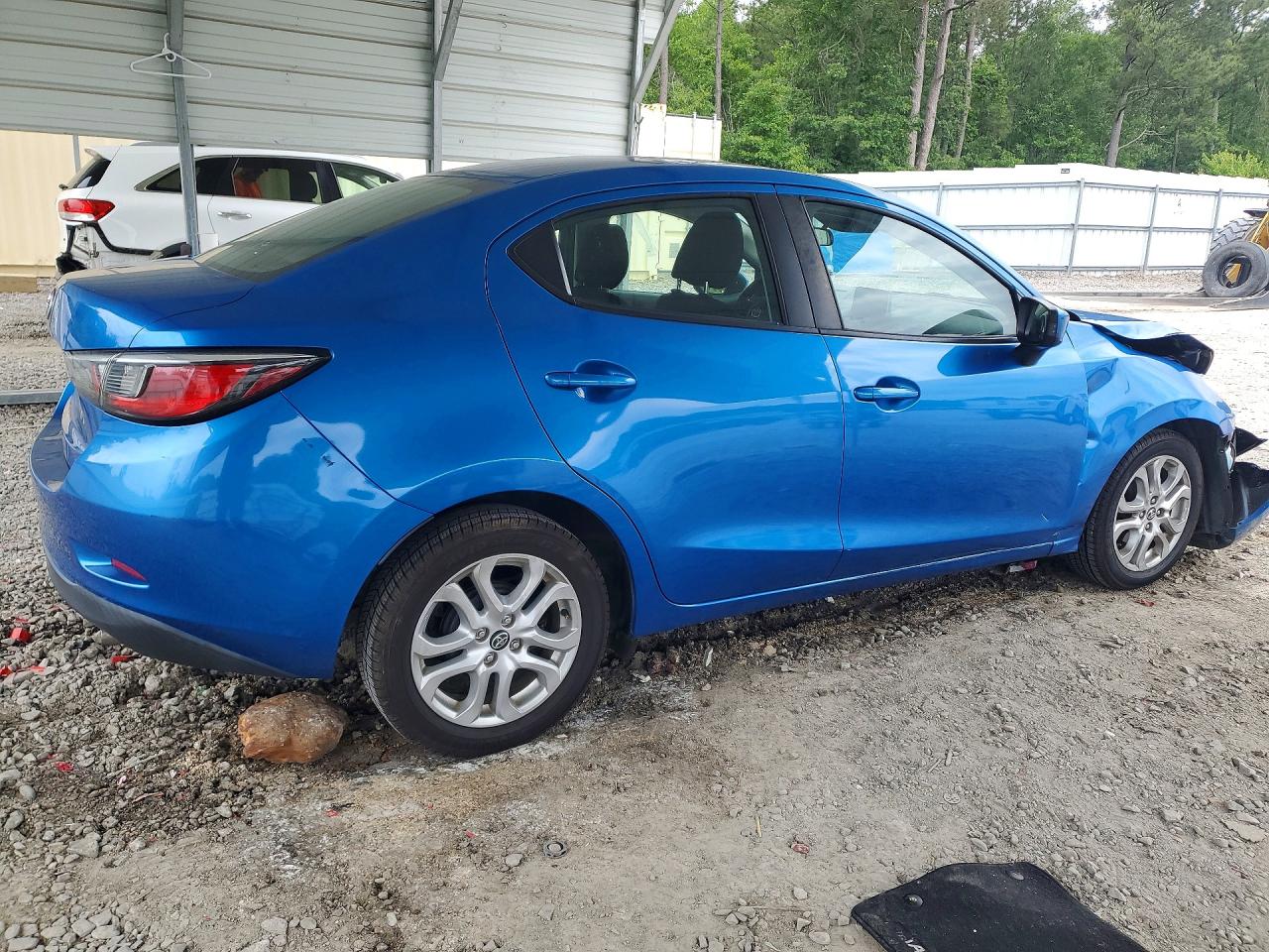 Toyota Yaris Base