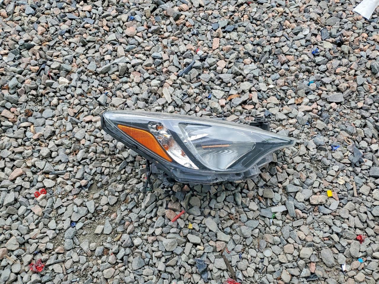 Toyota Yaris Base