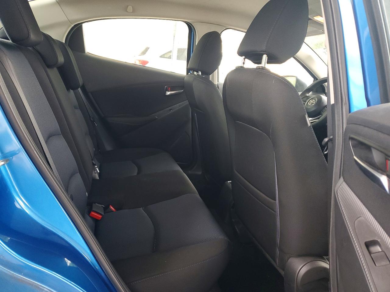 Toyota Yaris Base