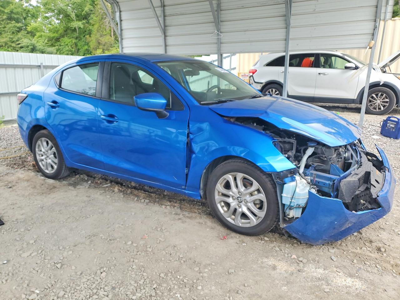 Toyota Yaris Base