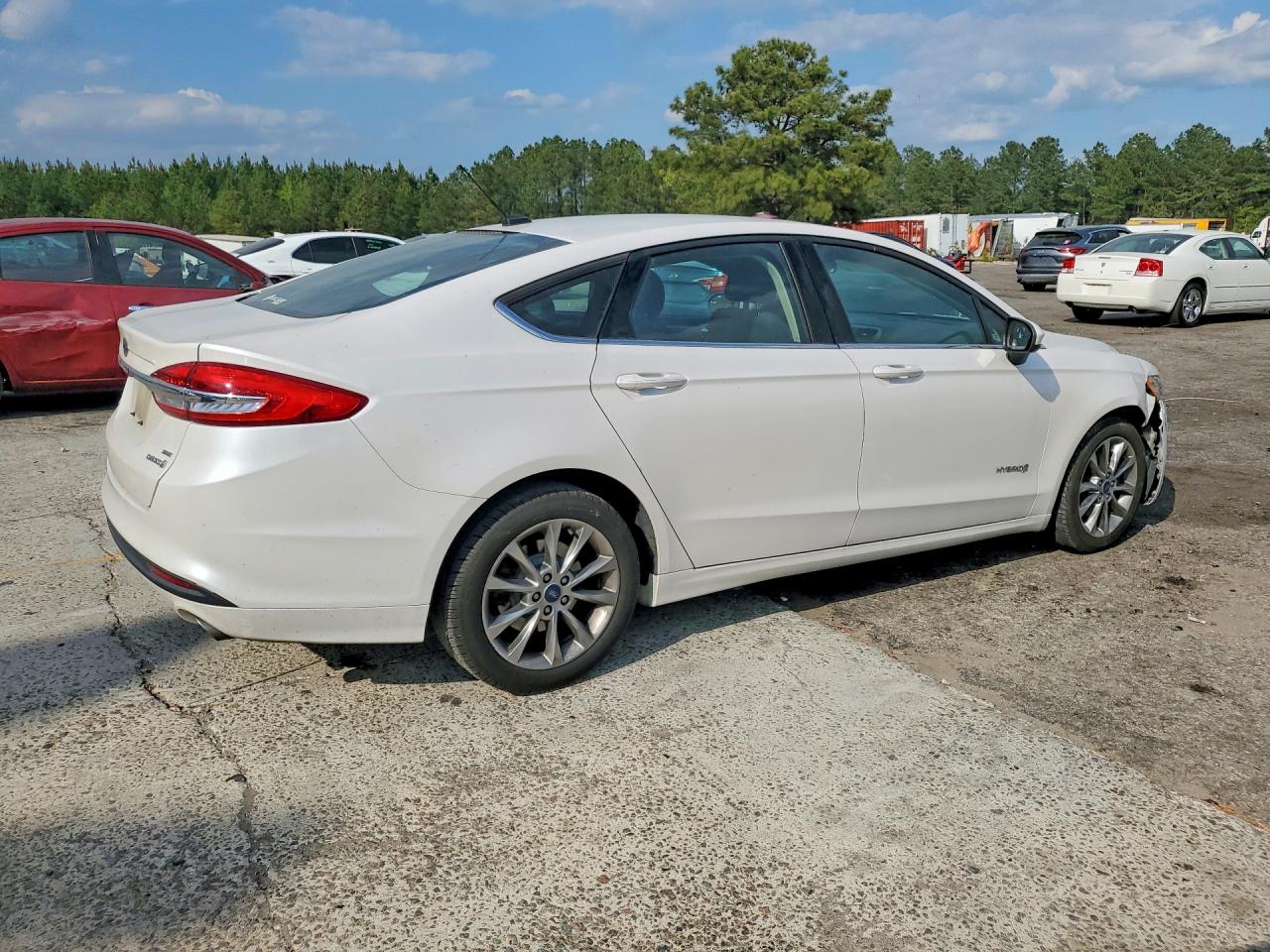 Ford Fusion Se Hybrid