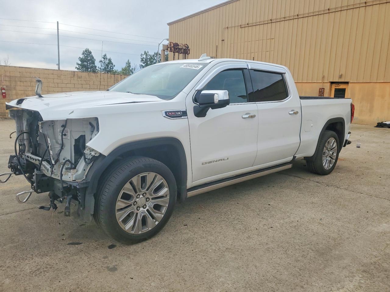 Salvage GMC Sierra Image