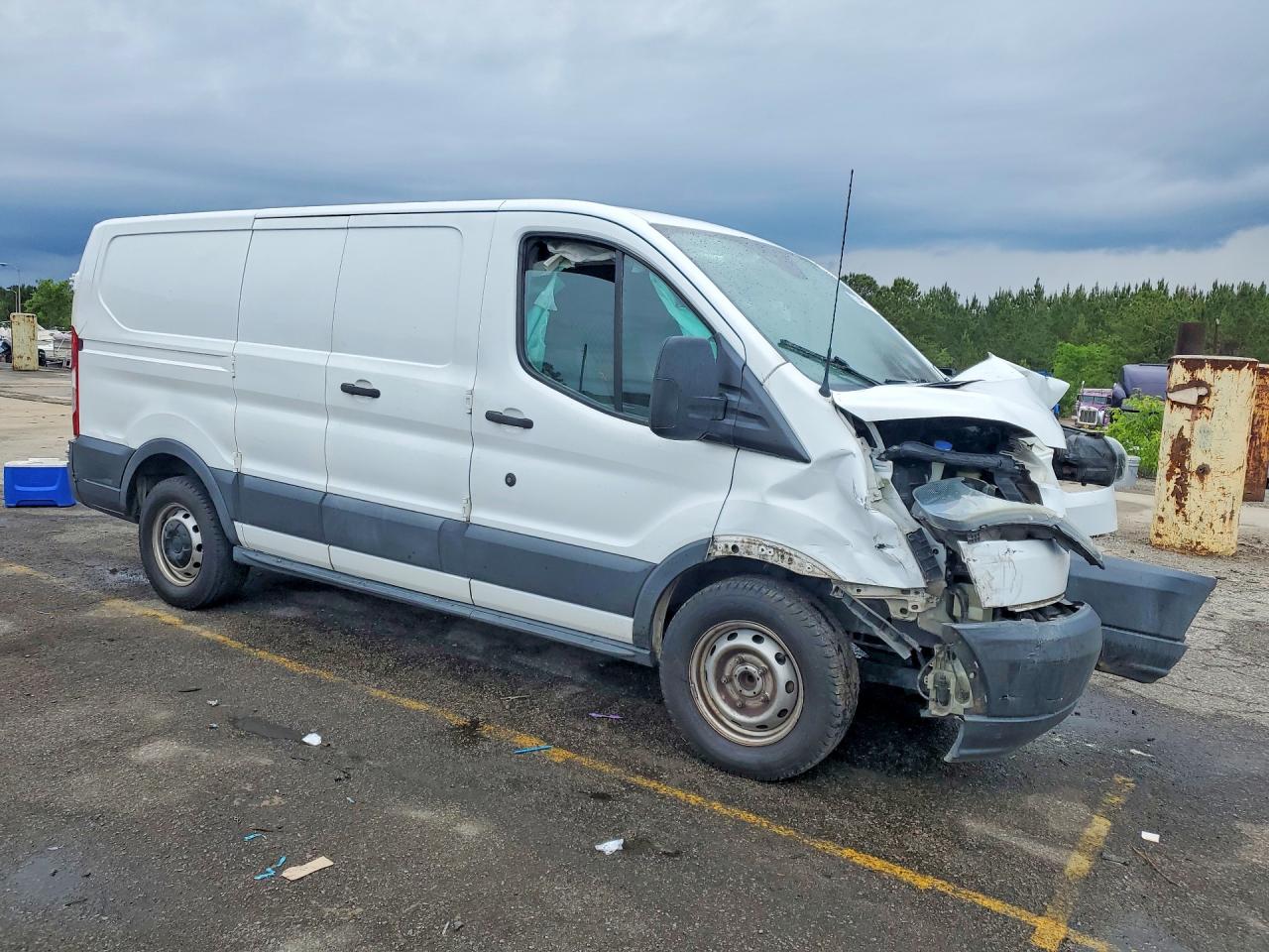 Ford Transit Low Roof