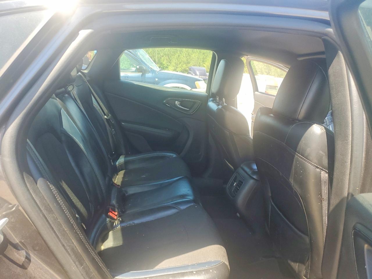 Chrysler 200 S